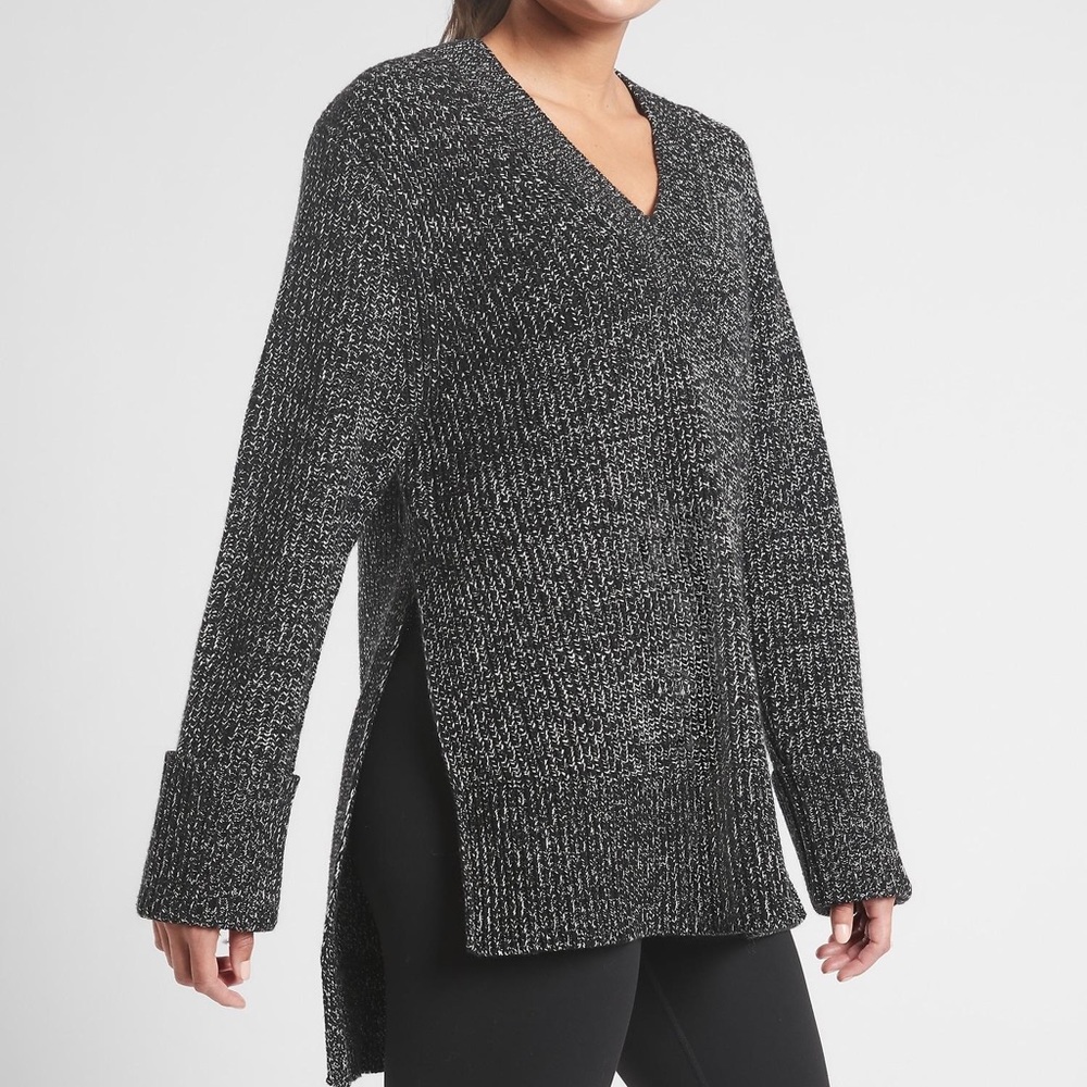 Athleta Shasta V-Neck Black wool Sweater NEW